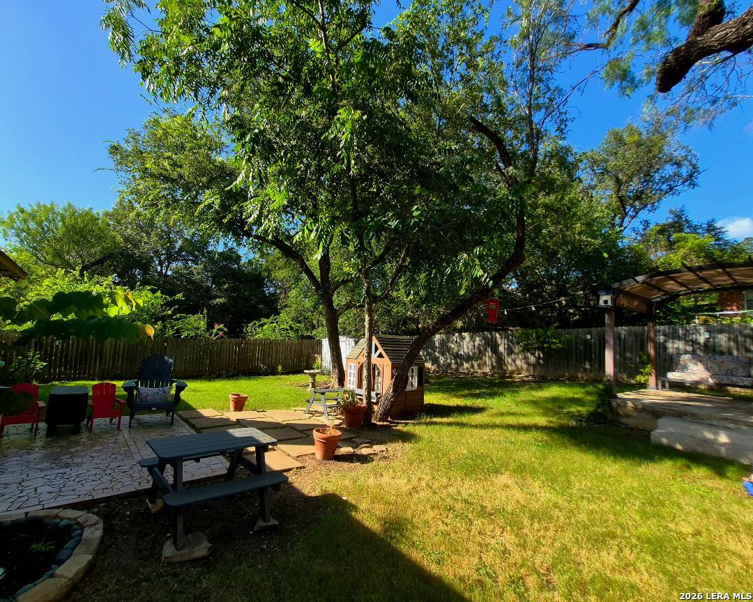 main property photo 28
