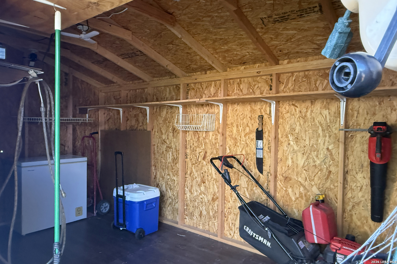main property photo 34