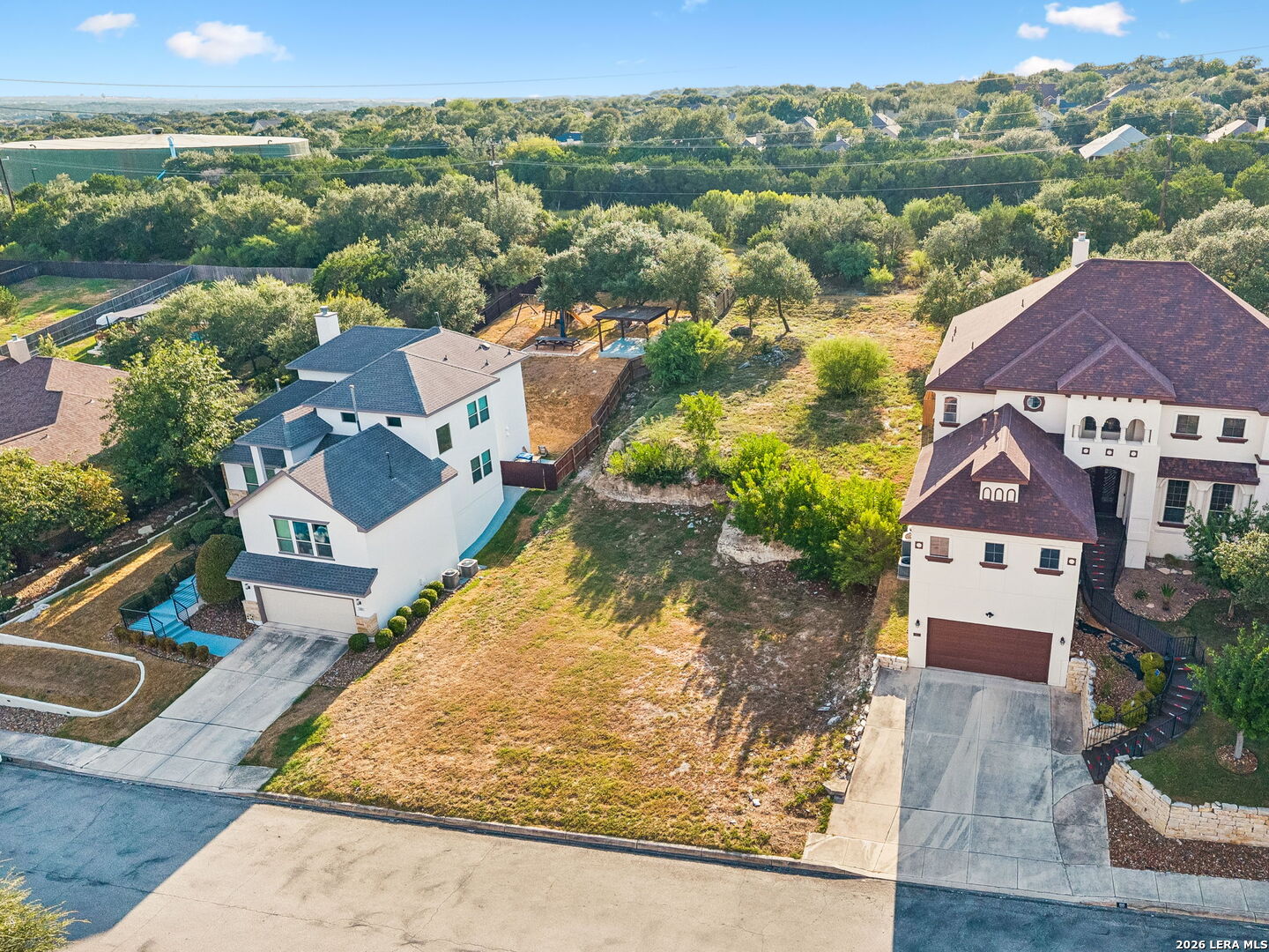 main property photo 9