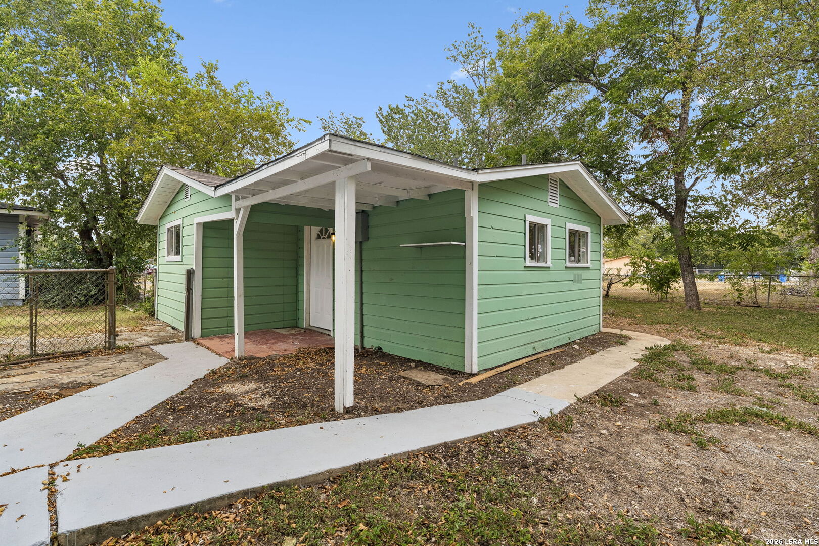 main property photo 8
