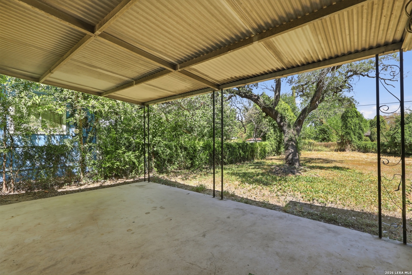 main property photo 20
