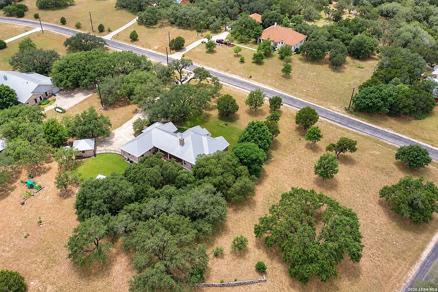 main property photo 39
