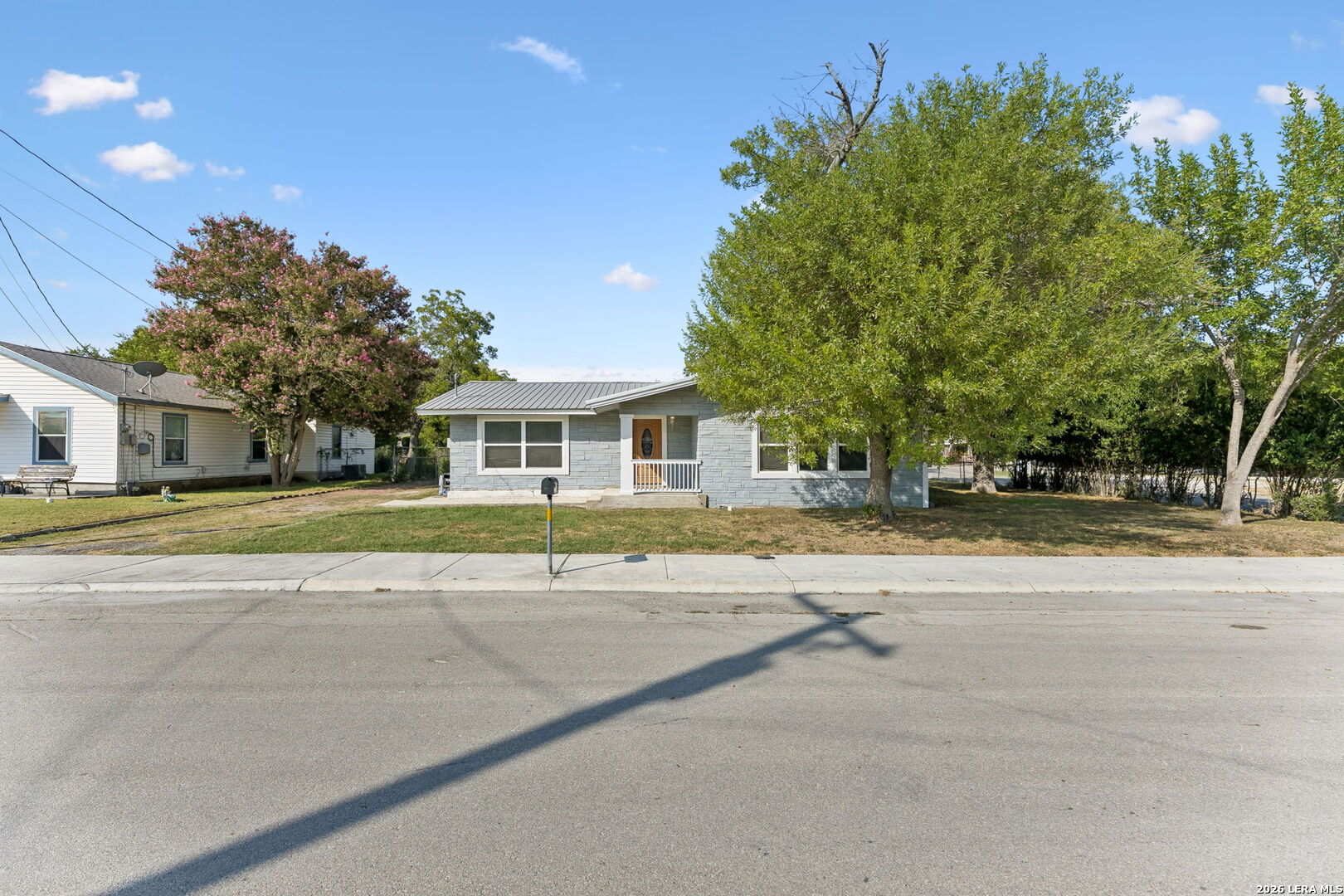 main property photo 3