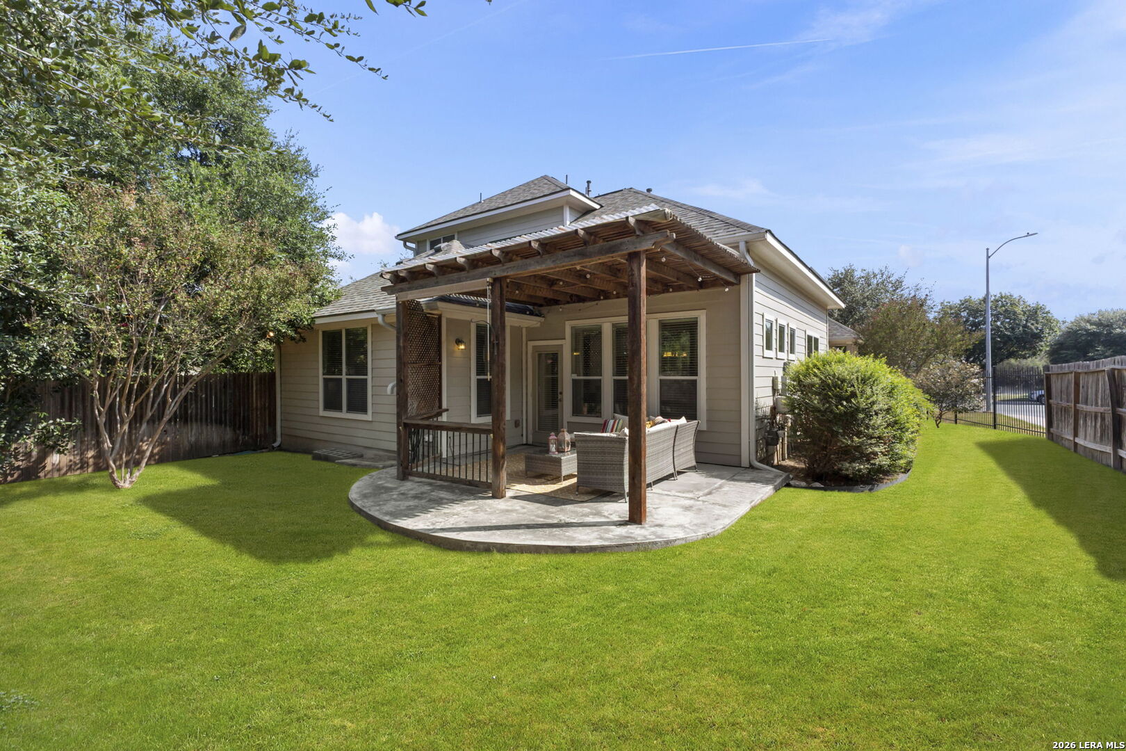 main property photo 27