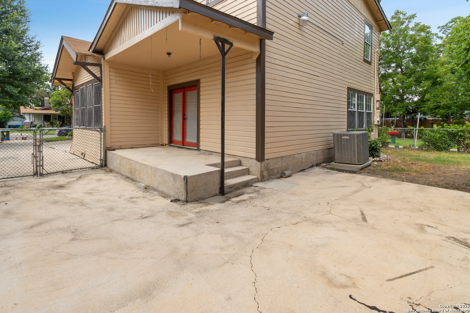 main property photo 20