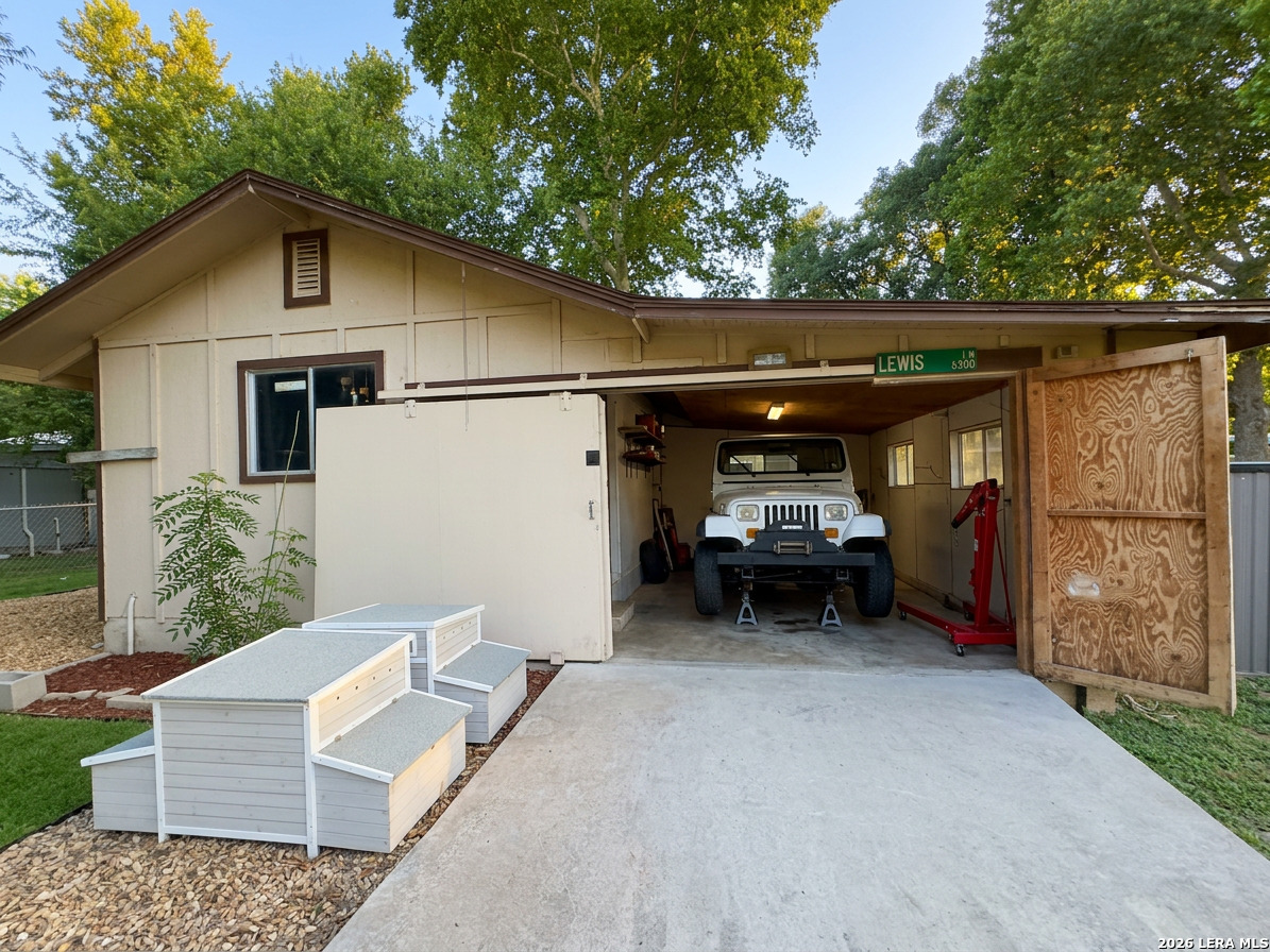 main property photo 17