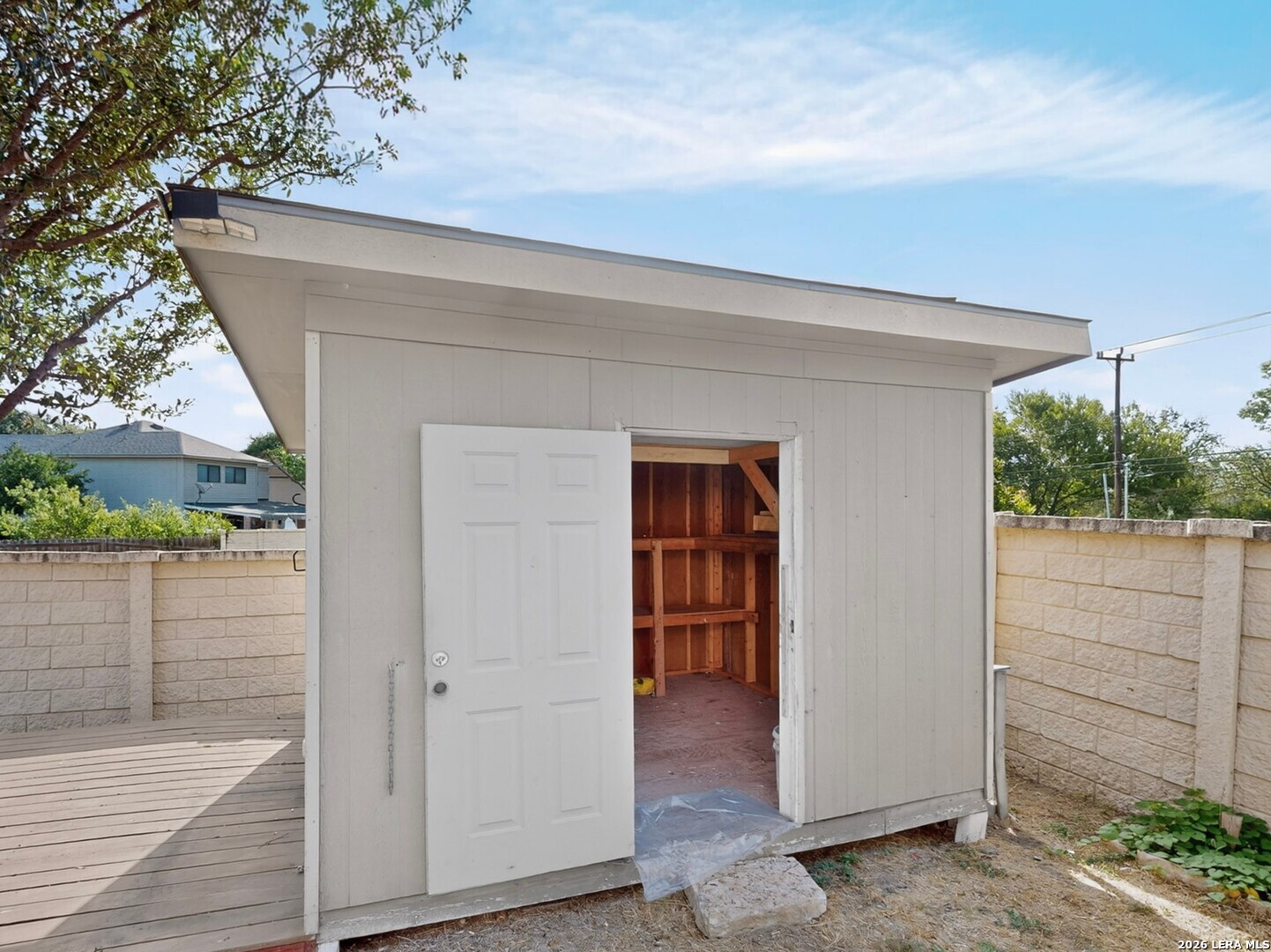 main property photo 37