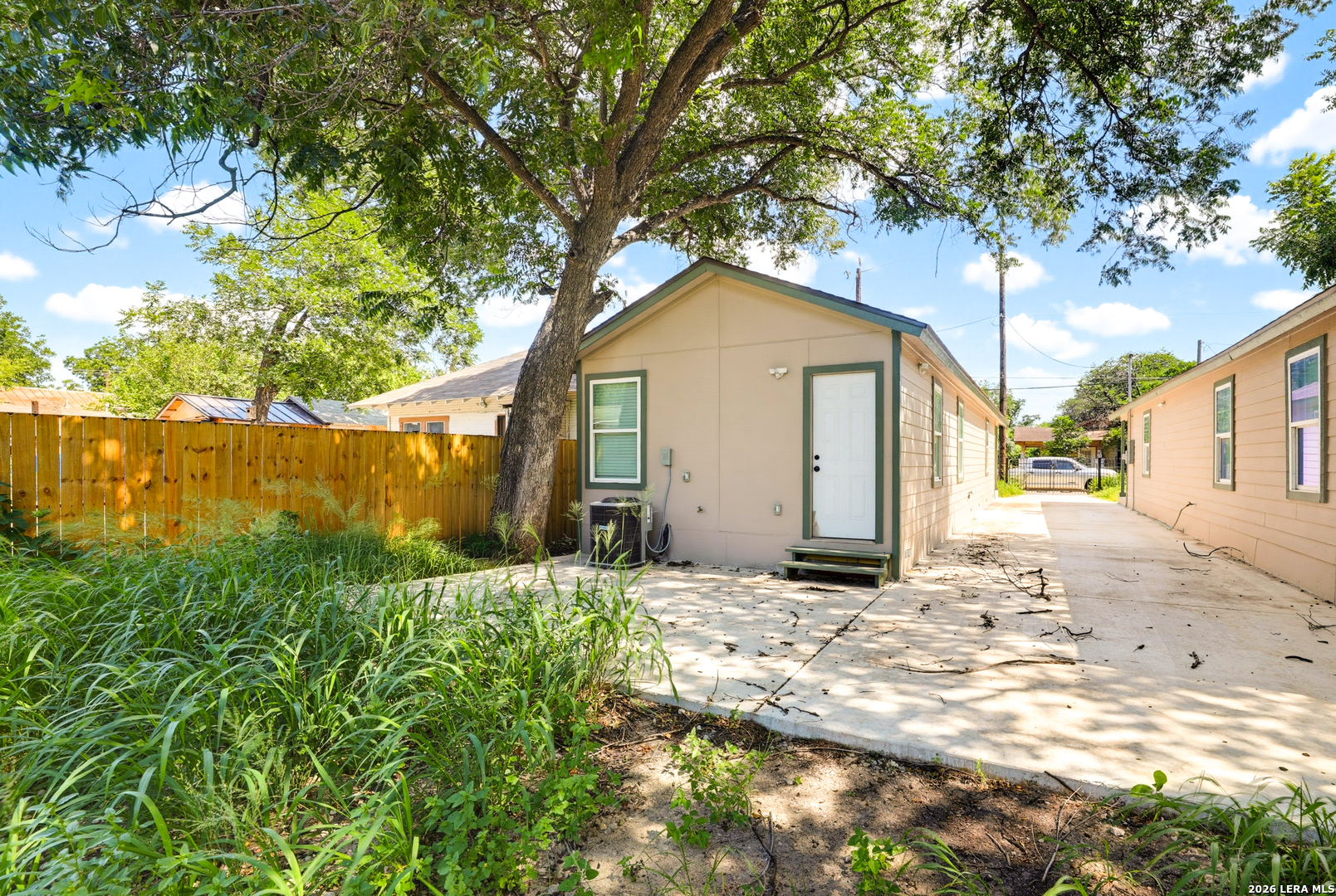 main property photo 16