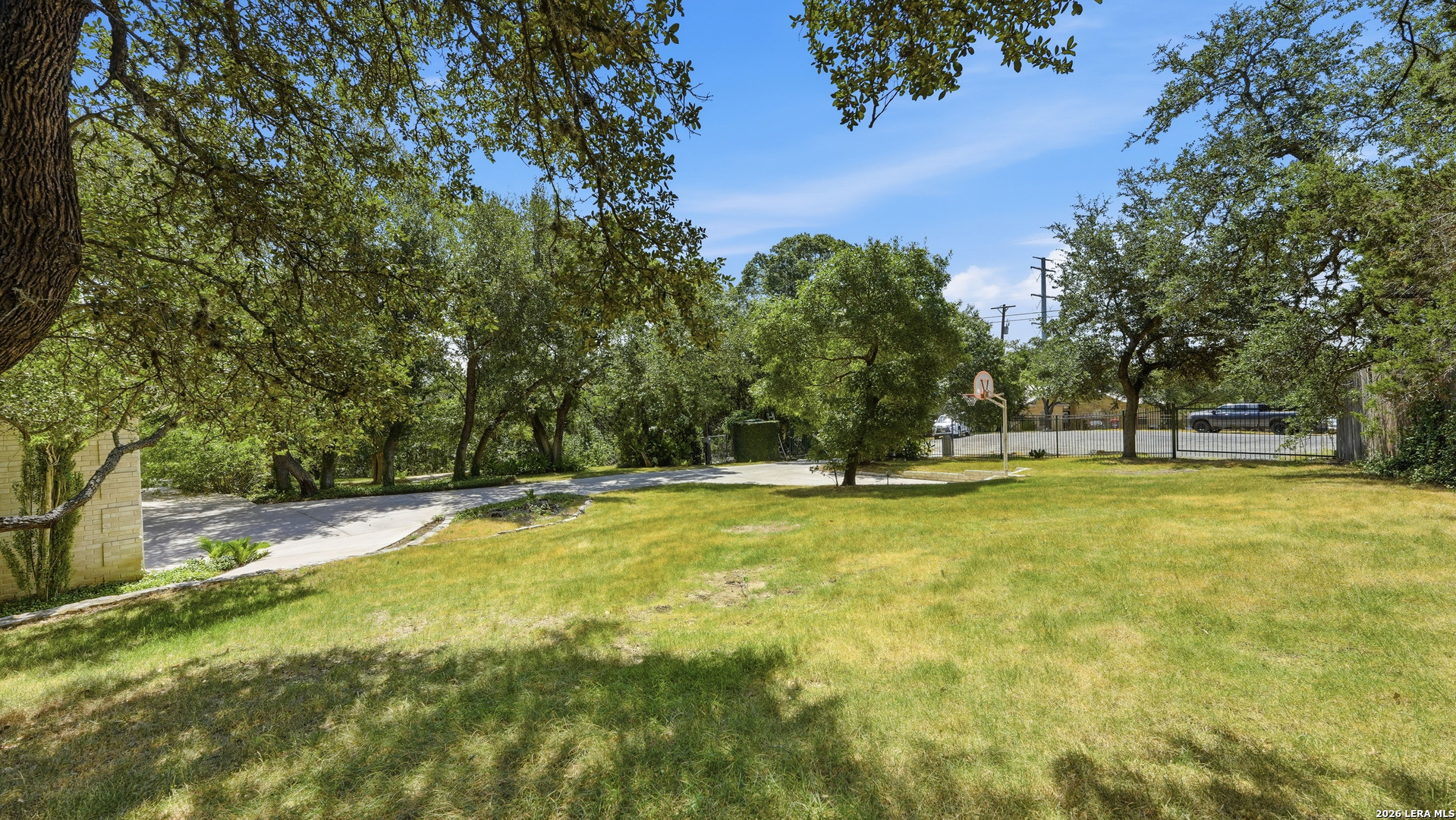 main property photo 40