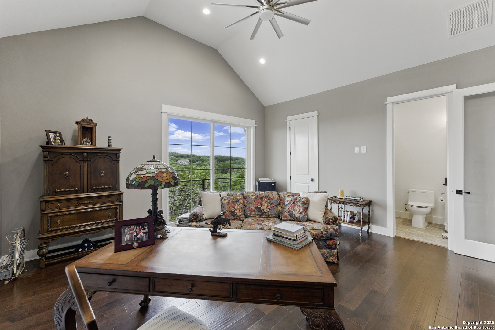 main property photo 28