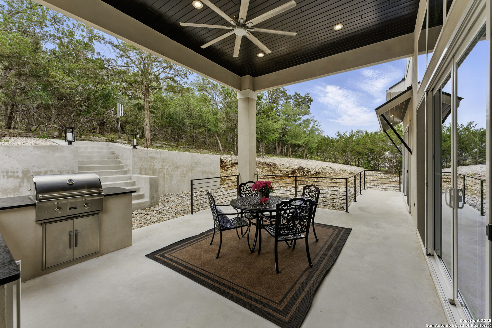 main property photo 41