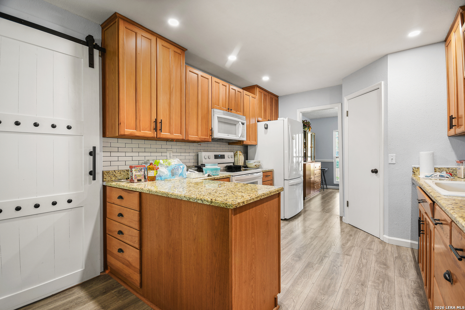 main property photo 20