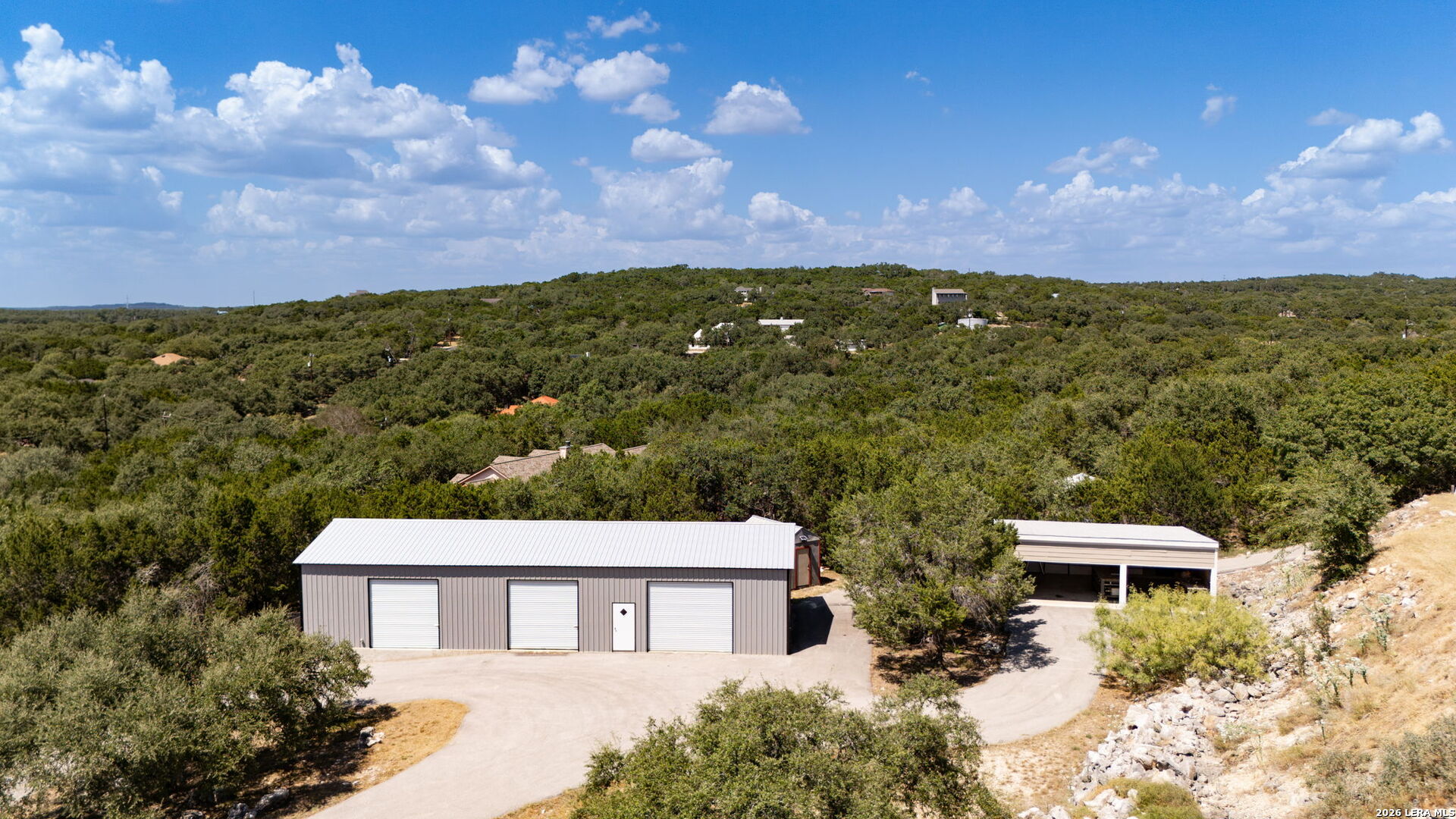 main property photo 30