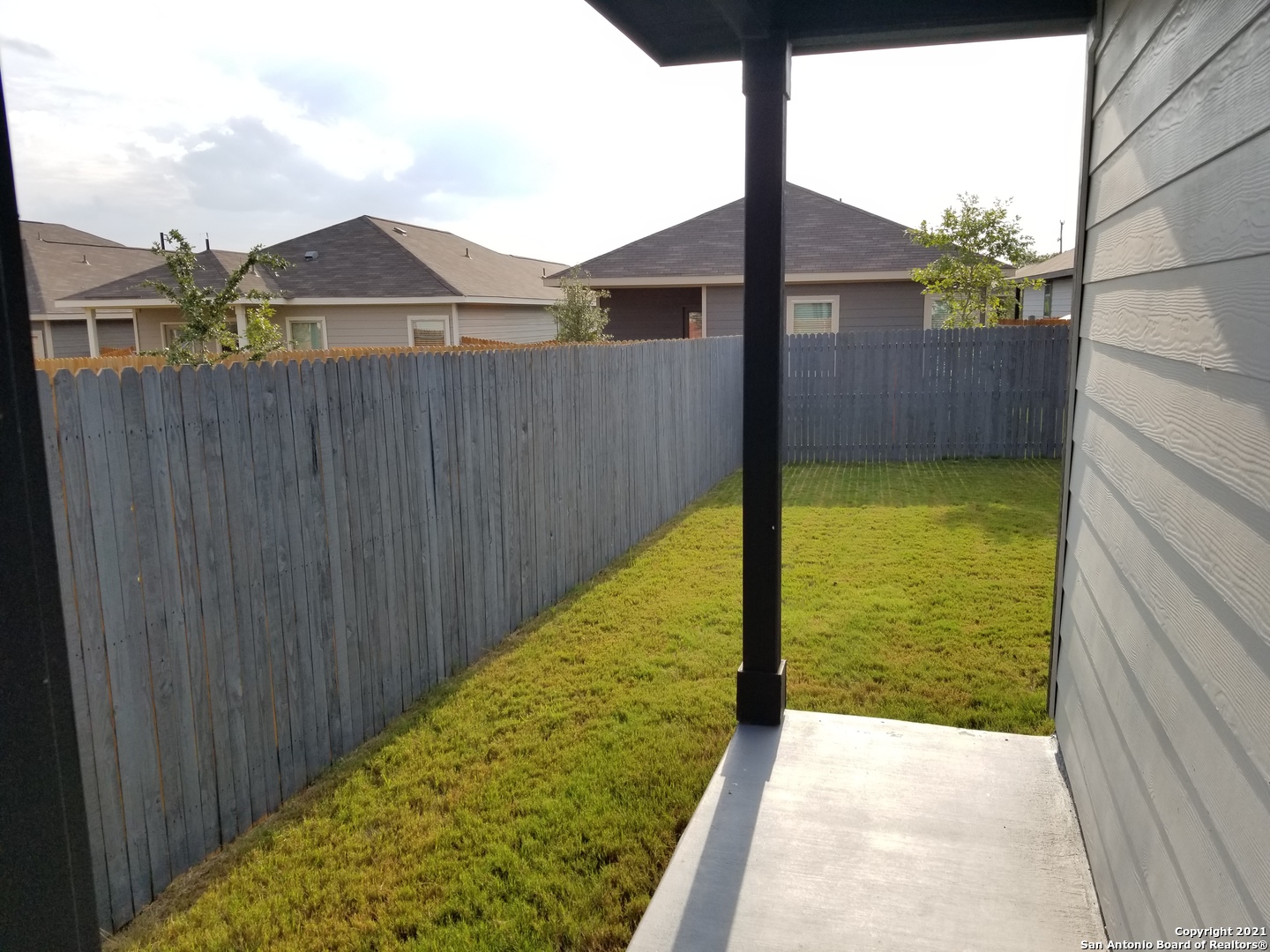 main property photo 28