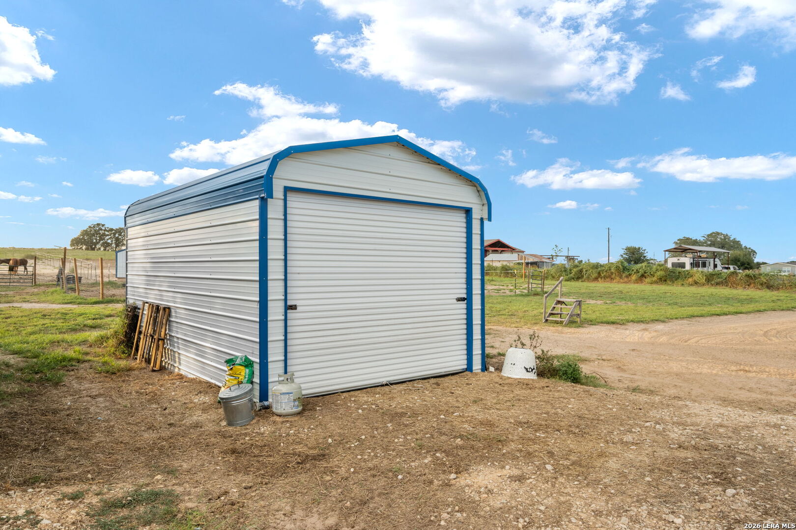 main property photo 14