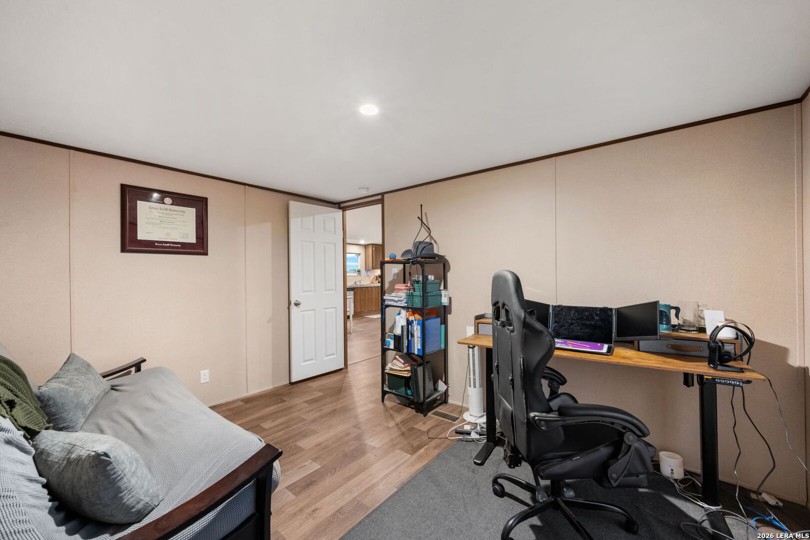 main property photo 23