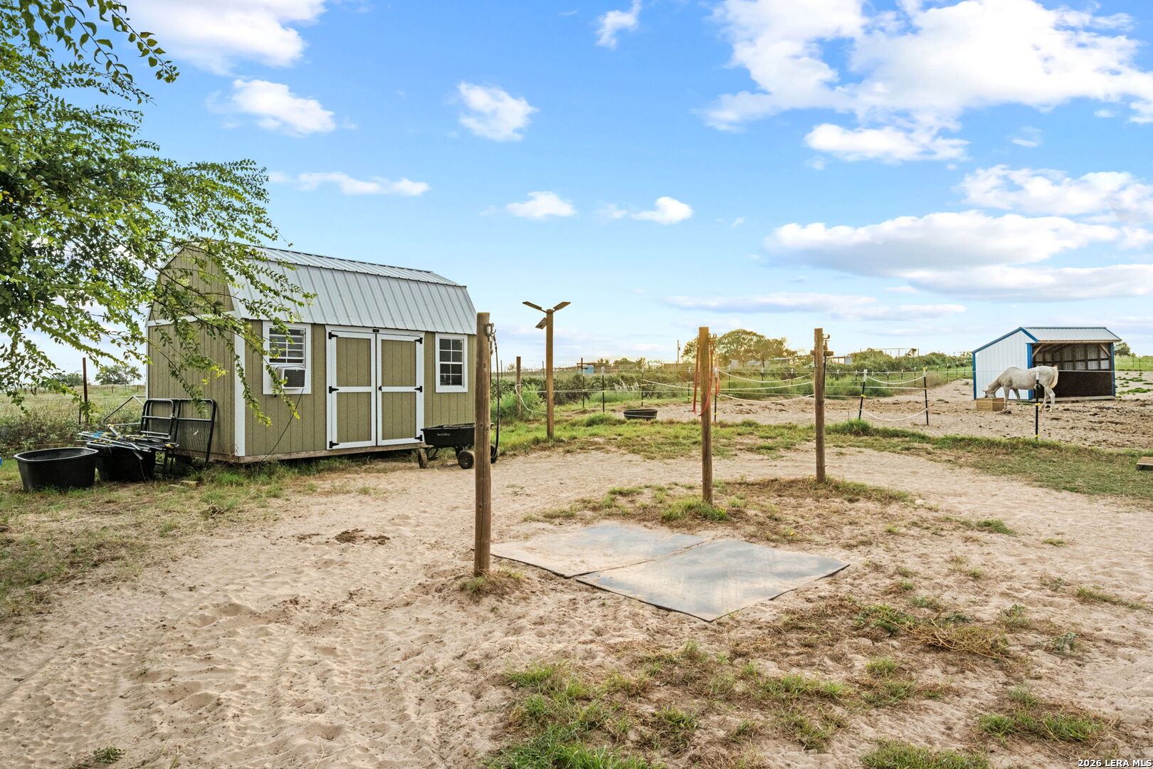 main property photo 28