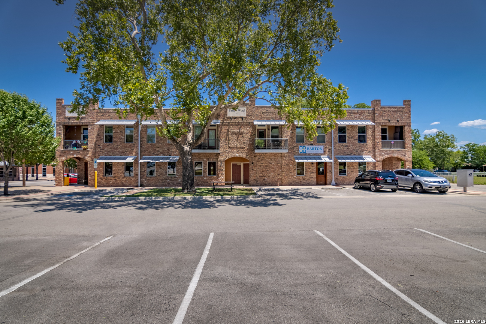 main property photo 14