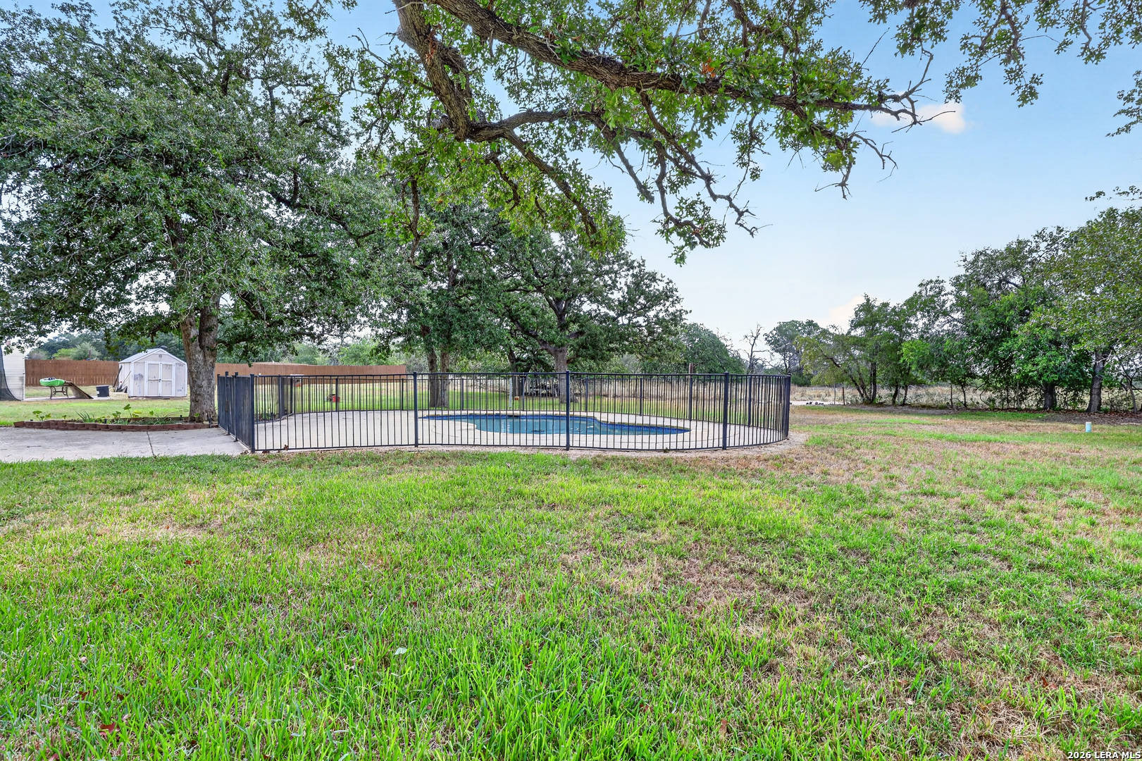 main property photo 6