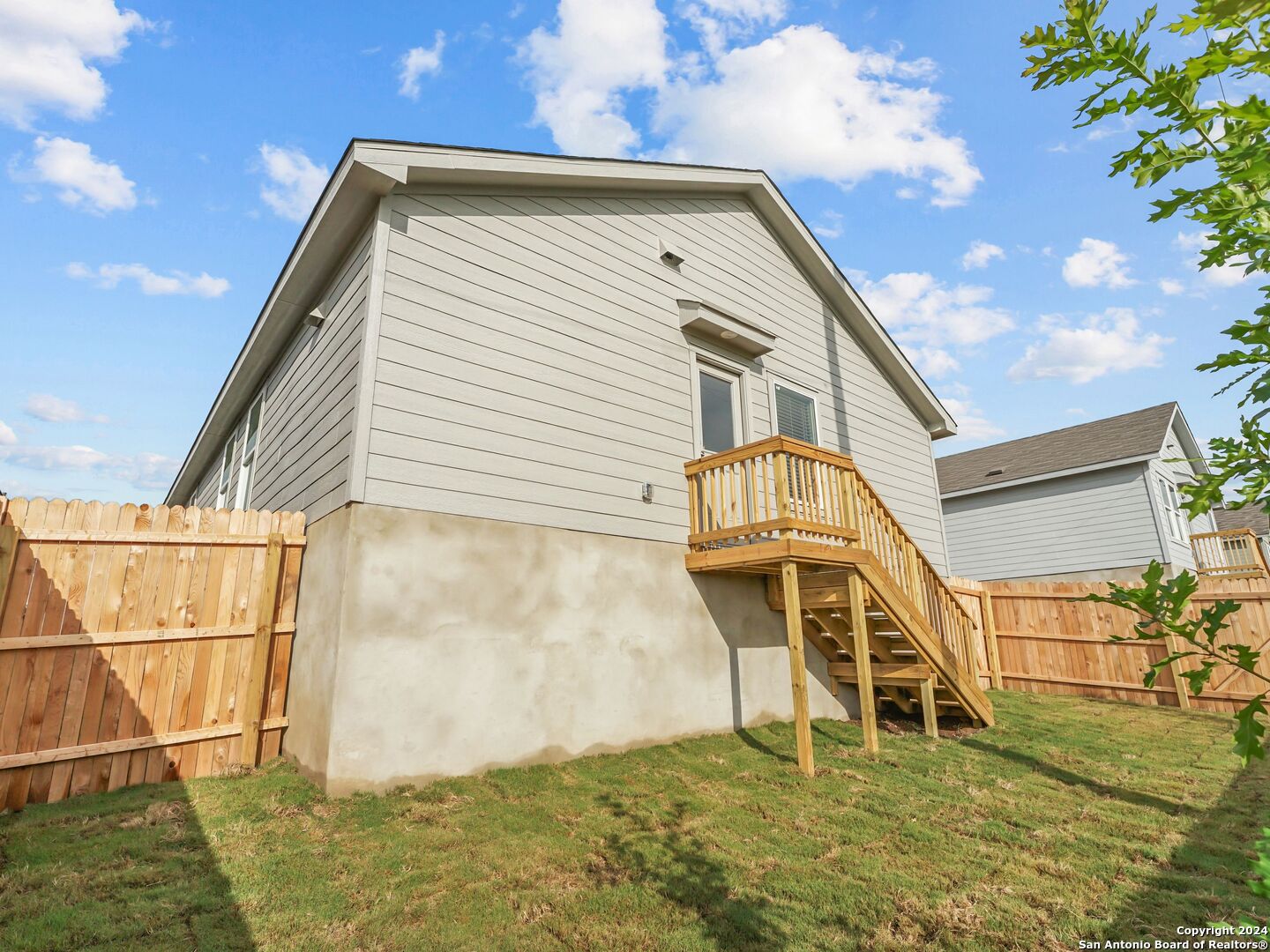 main property photo 18