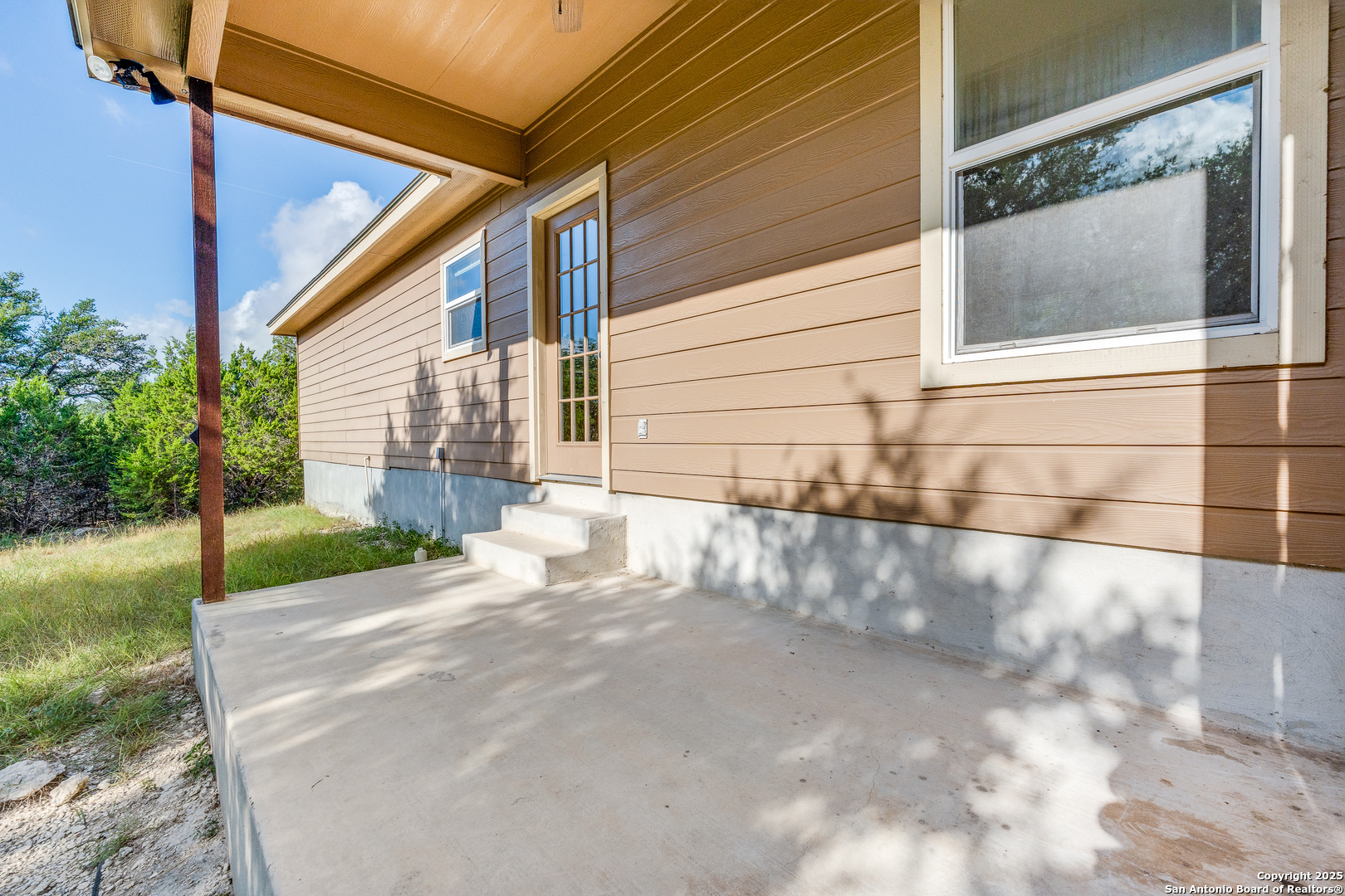 main property photo 23