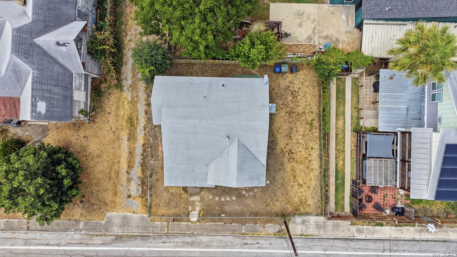 main property photo 17