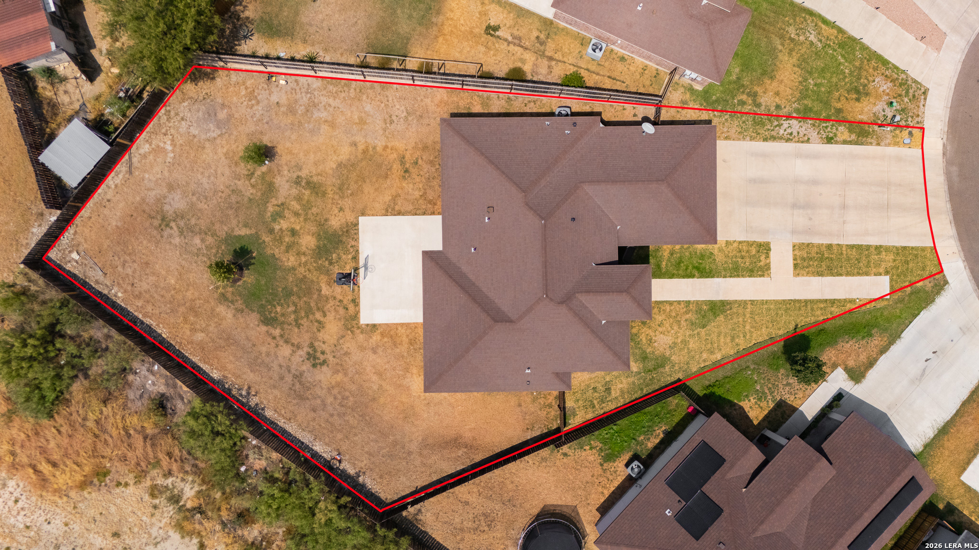 main property photo 36