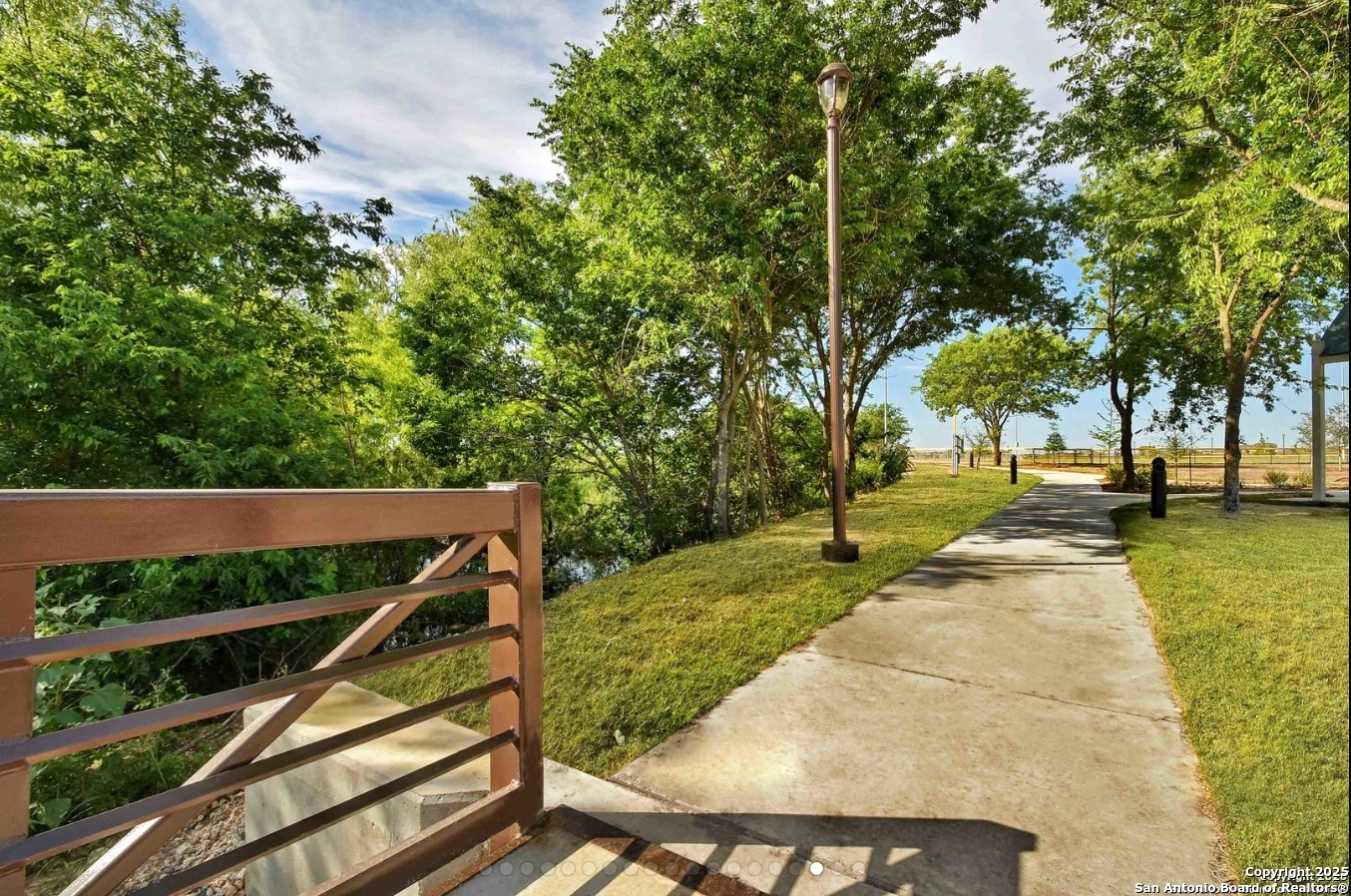 main property photo 30