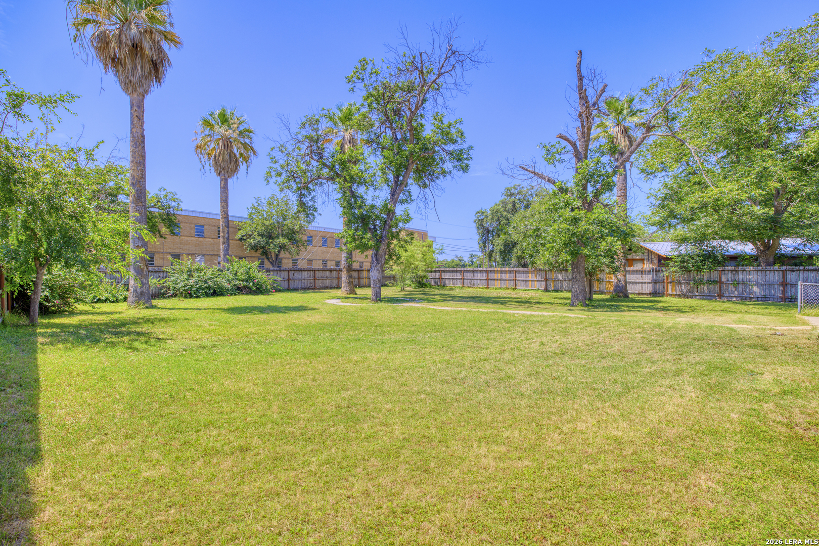 main property photo 33