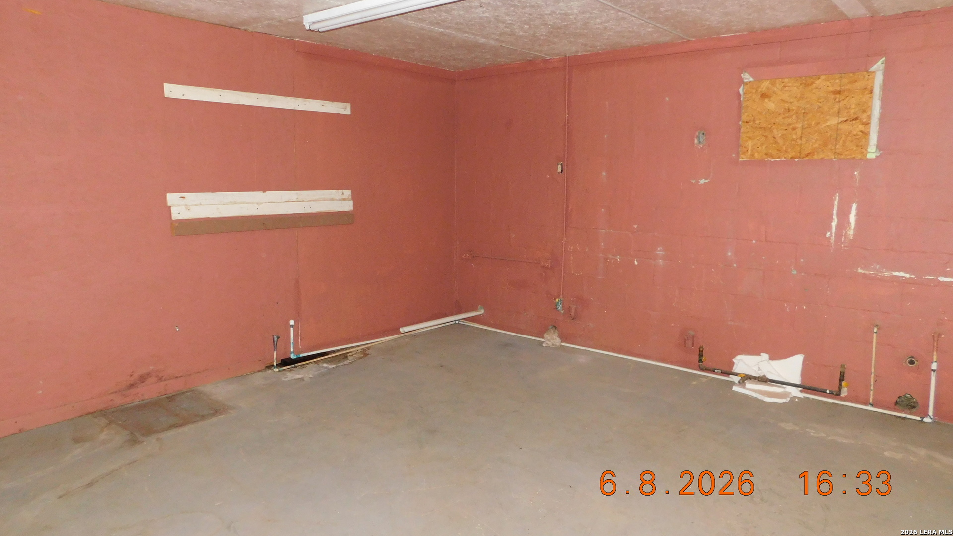 main property photo 16