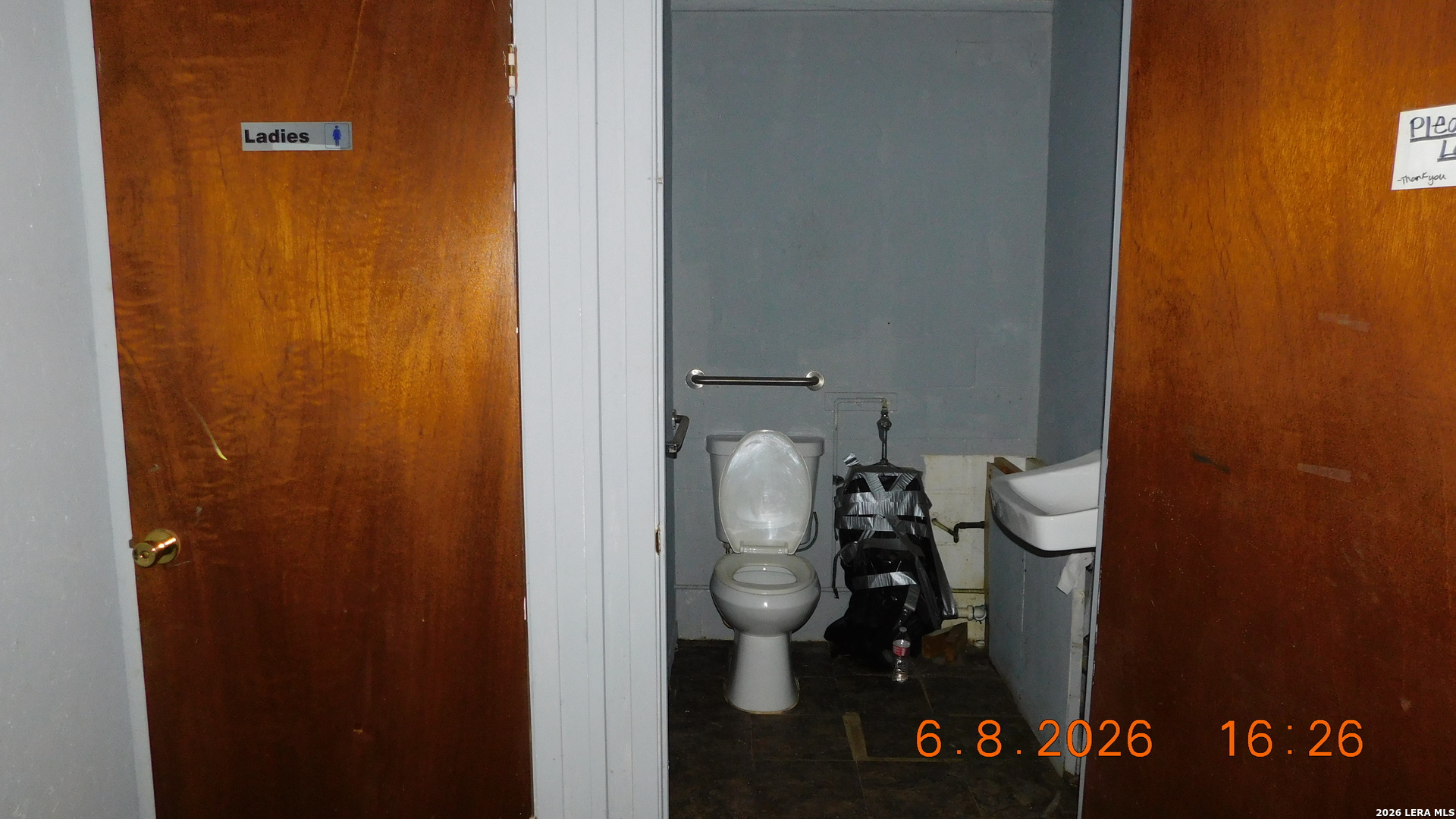 main property photo 8