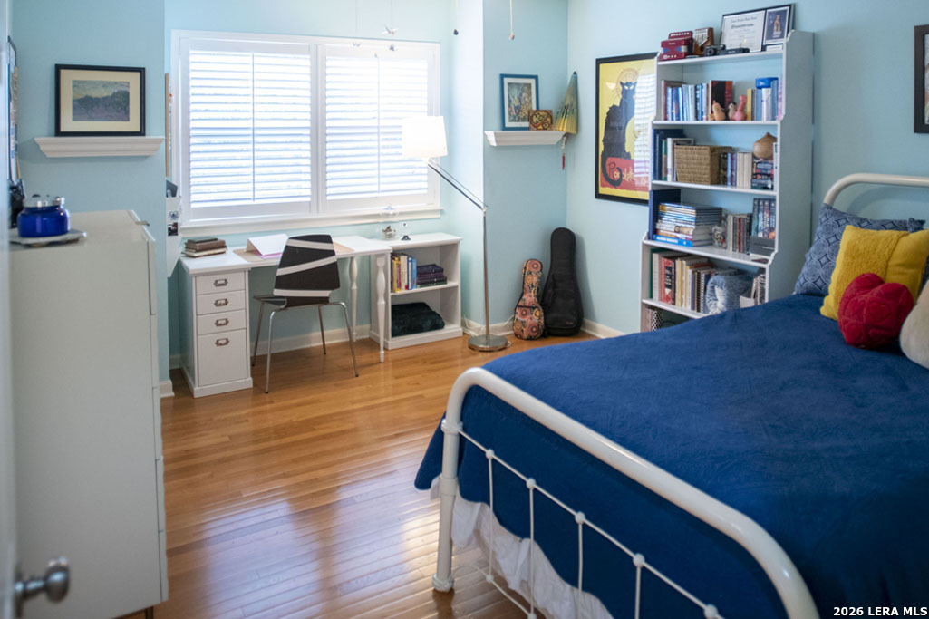 main property photo 18
