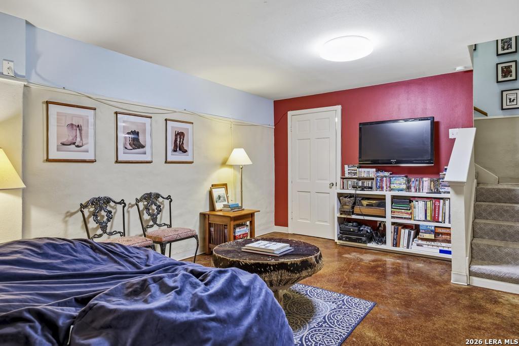 main property photo 40