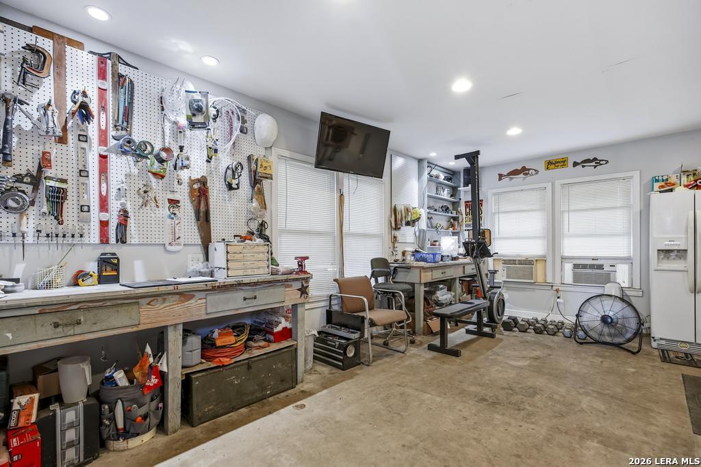 main property photo 50