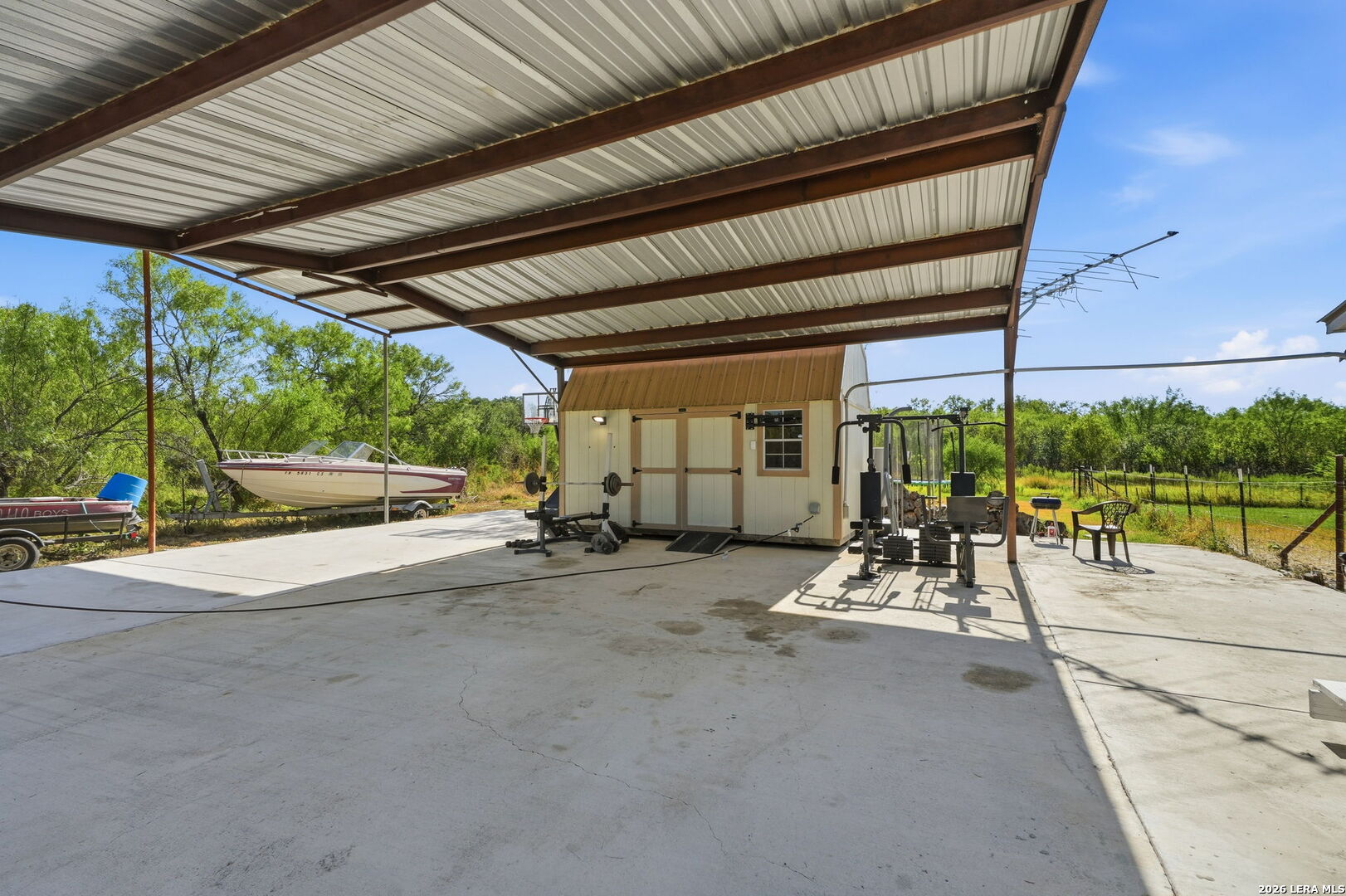 main property photo 30