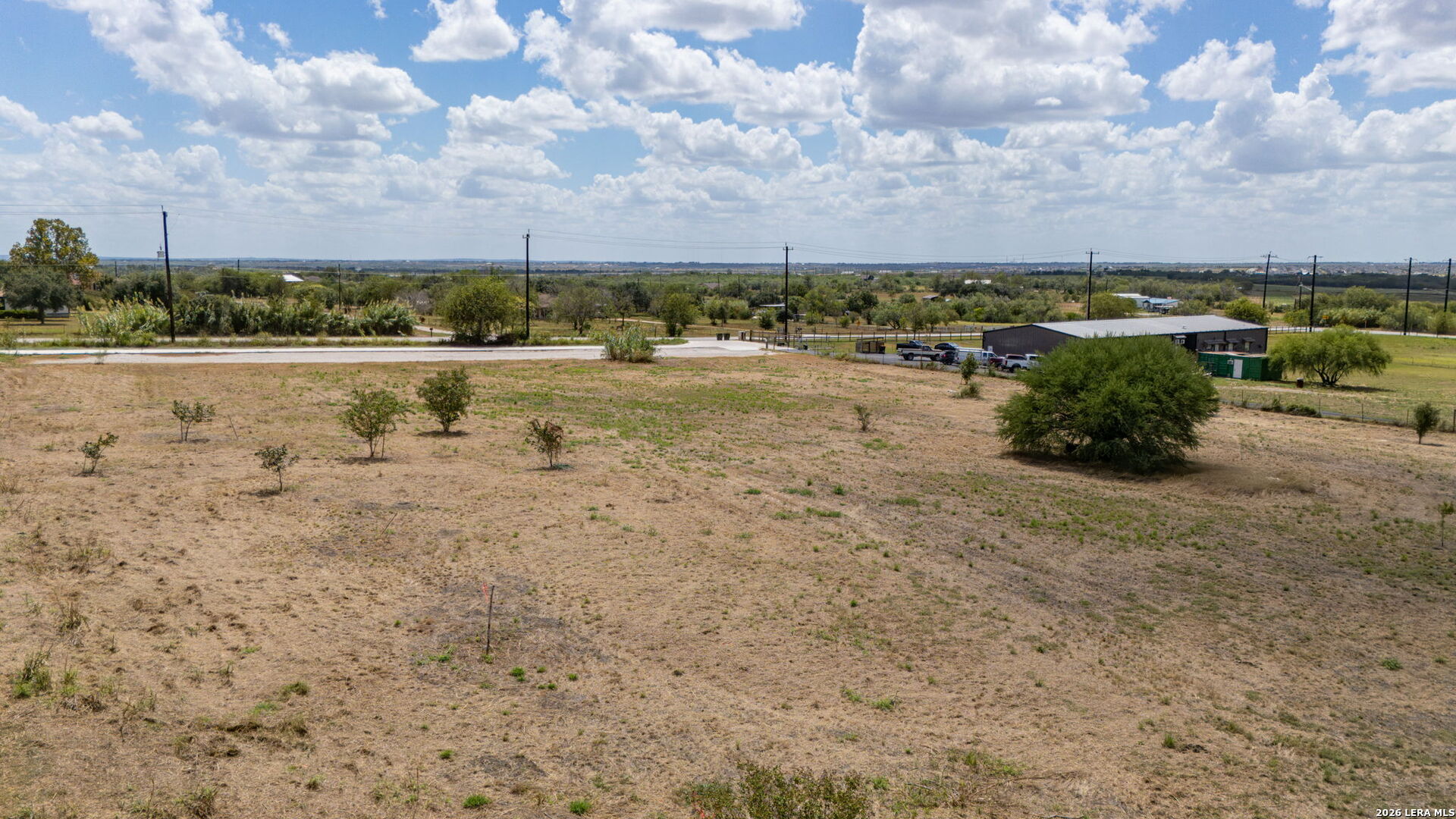 main property photo 23