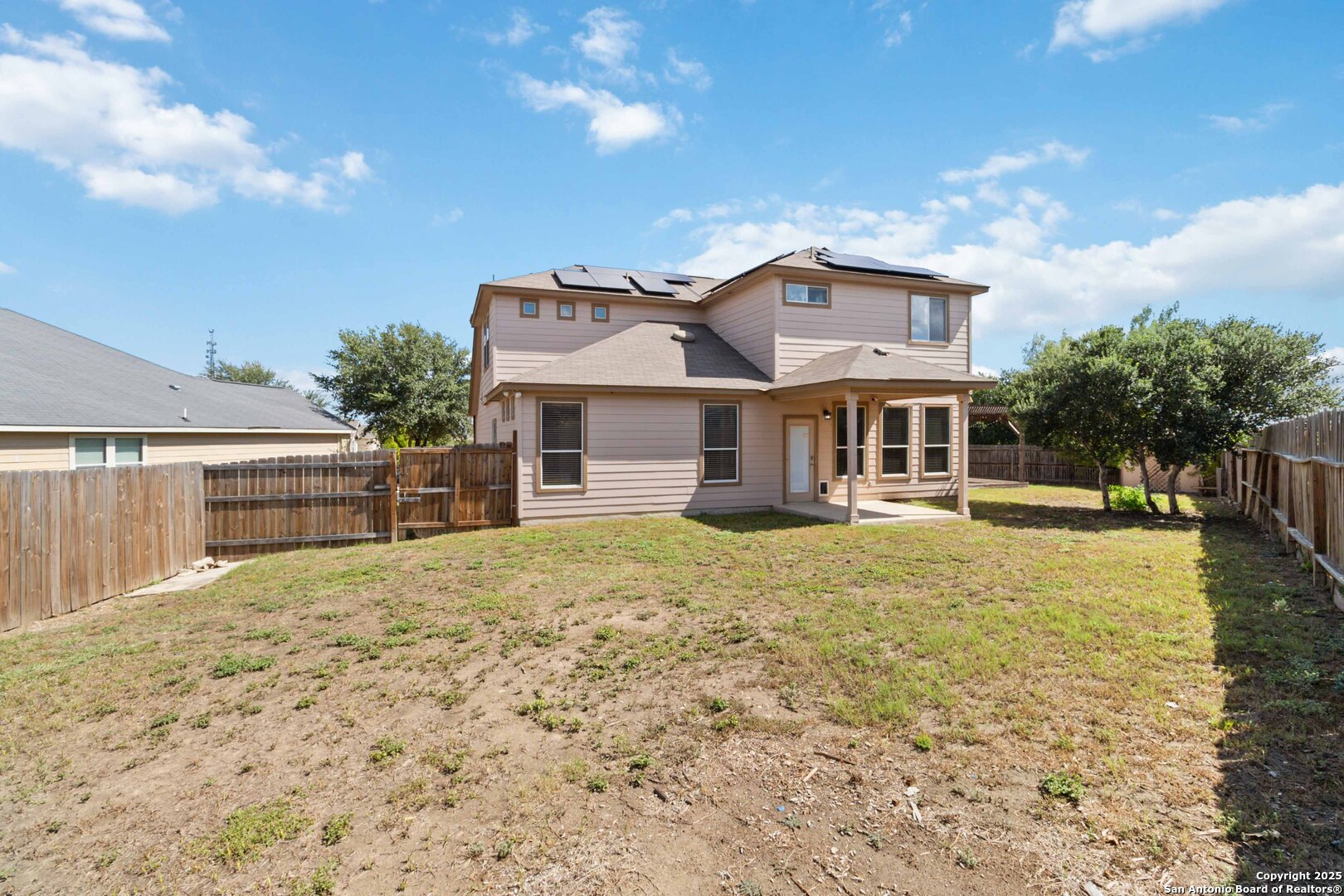 main property photo 28