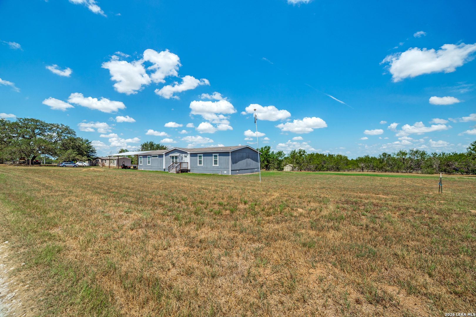 main property photo 3
