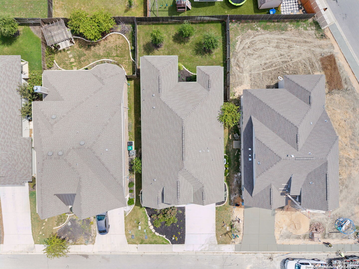 main property photo 40