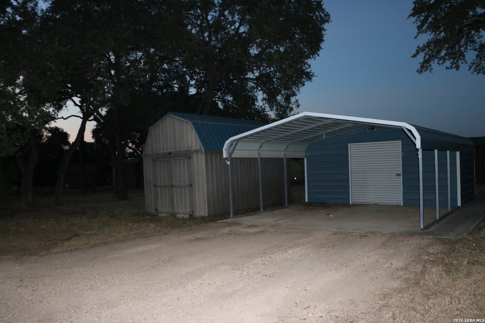 main property photo 9