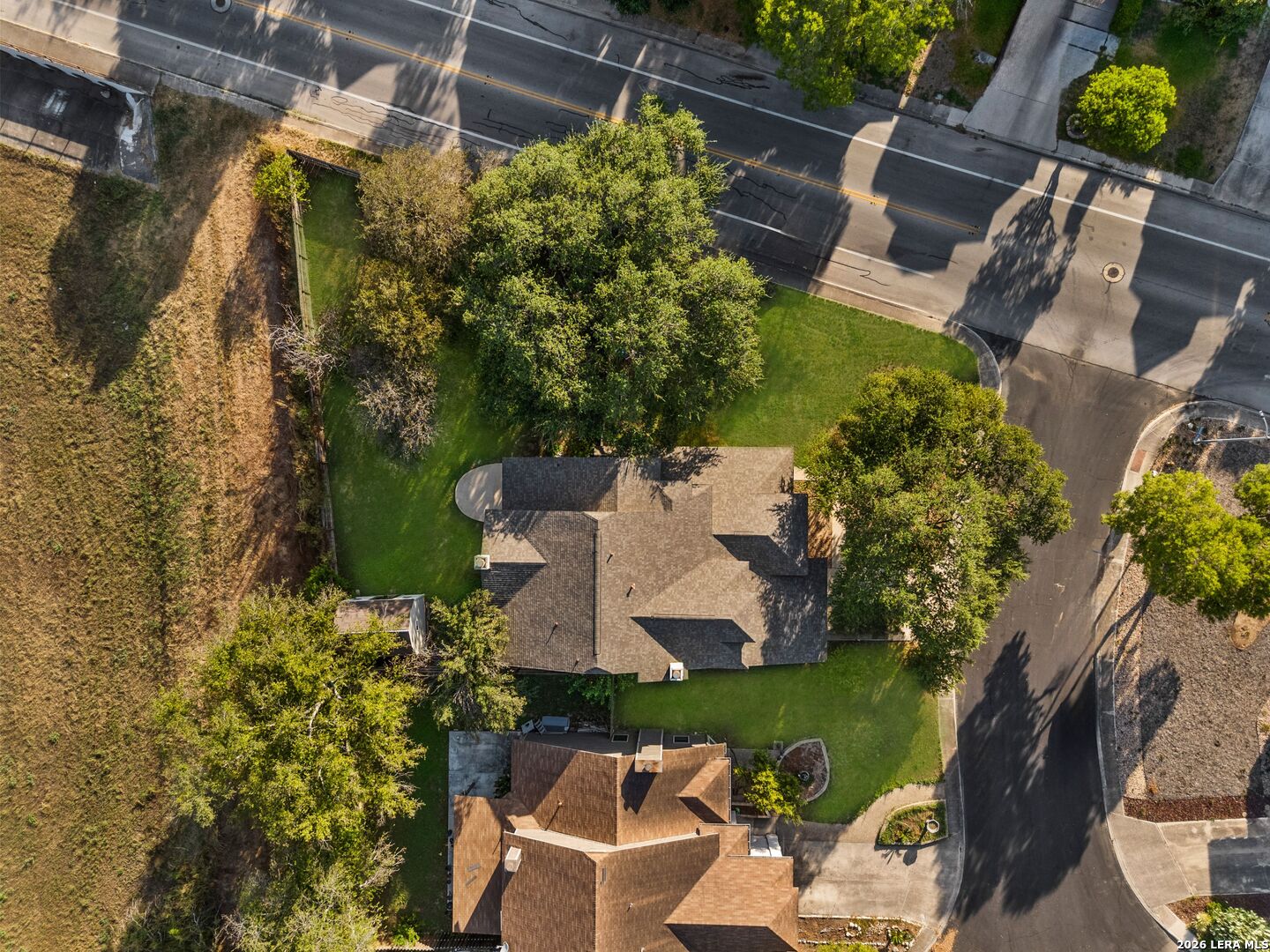 main property photo 23