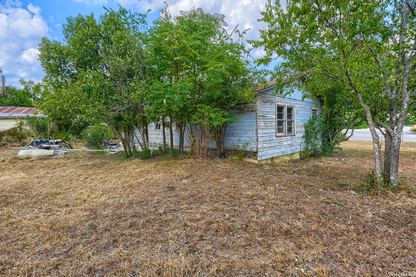 main property photo 4