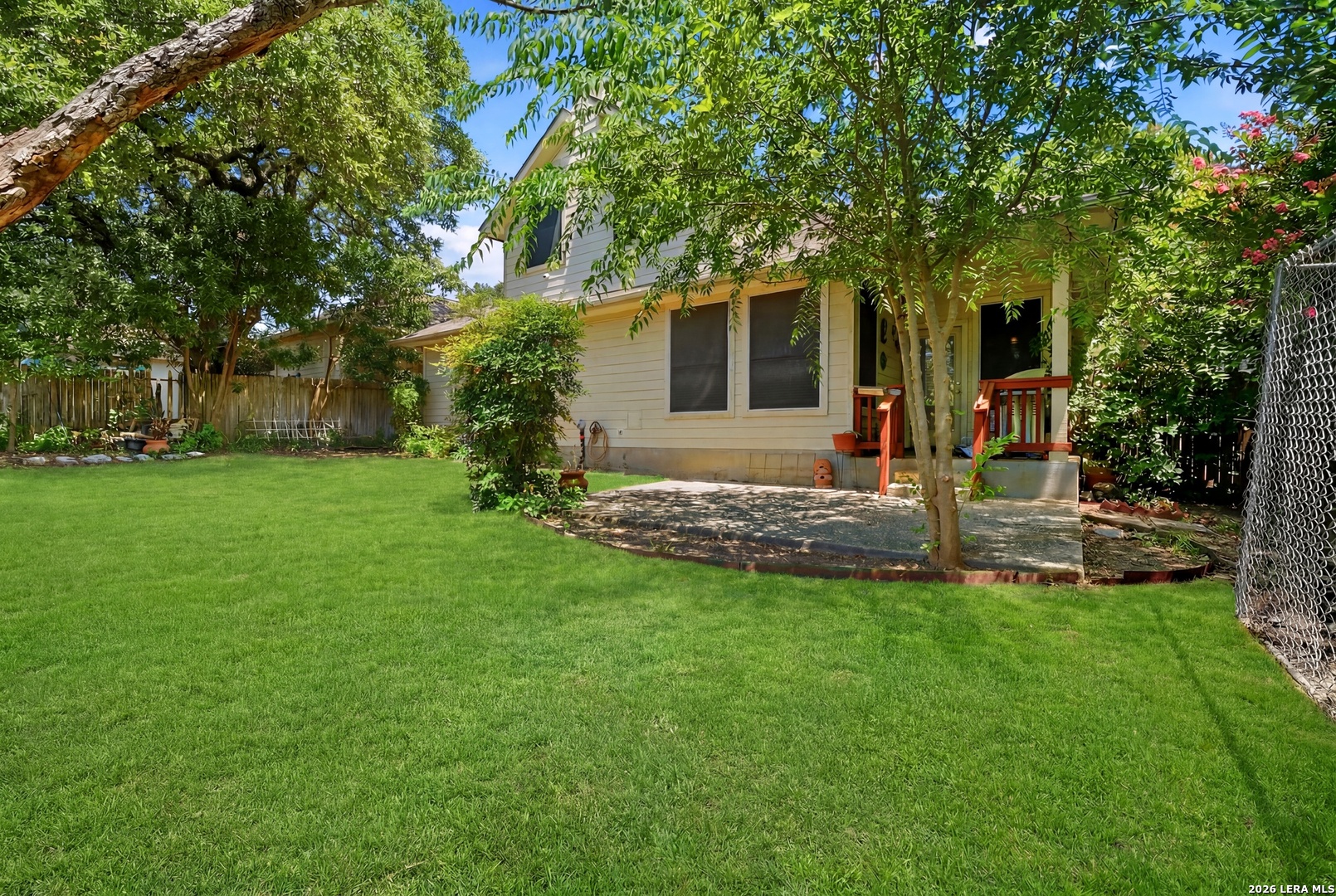 main property photo 30
