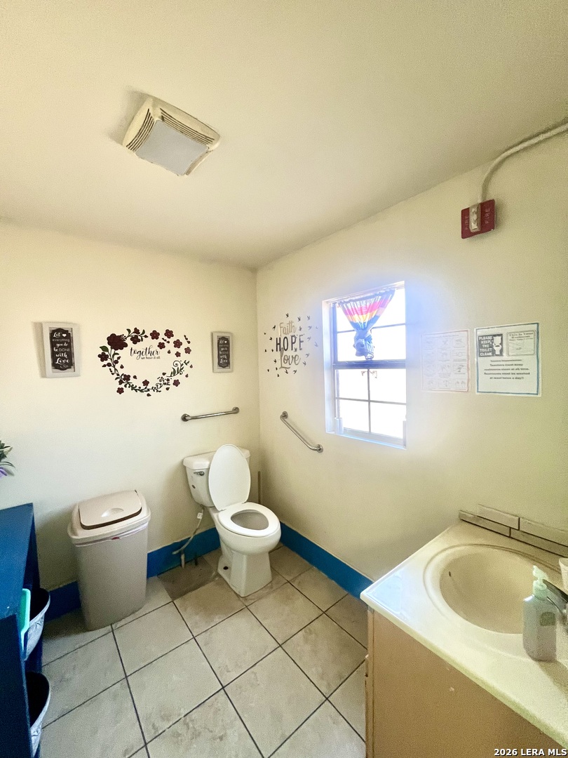 main property photo 8