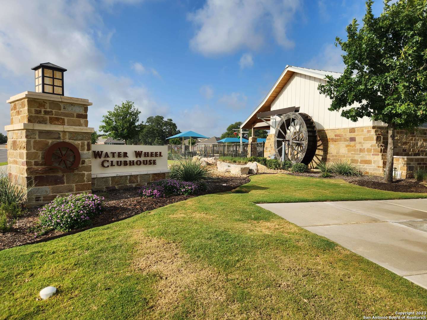 main property photo 19