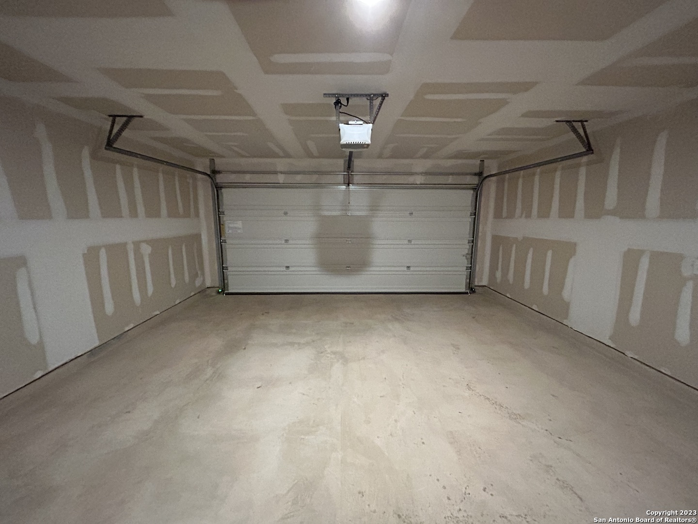 main property photo 20