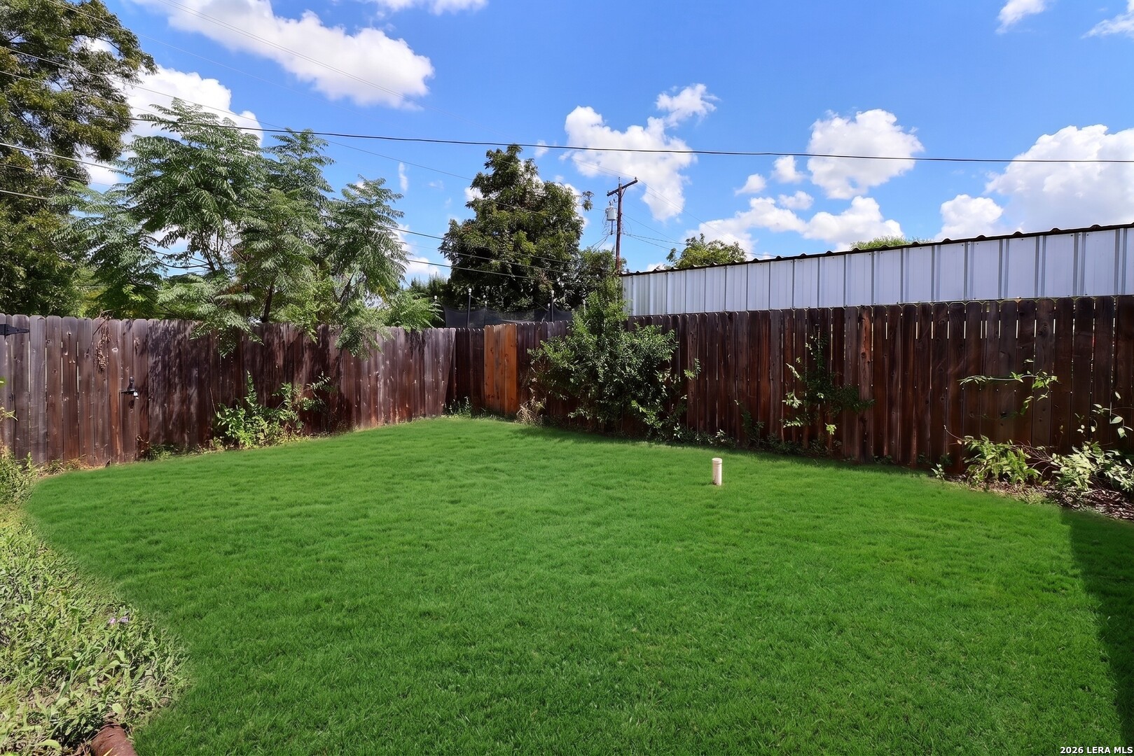 main property photo 18