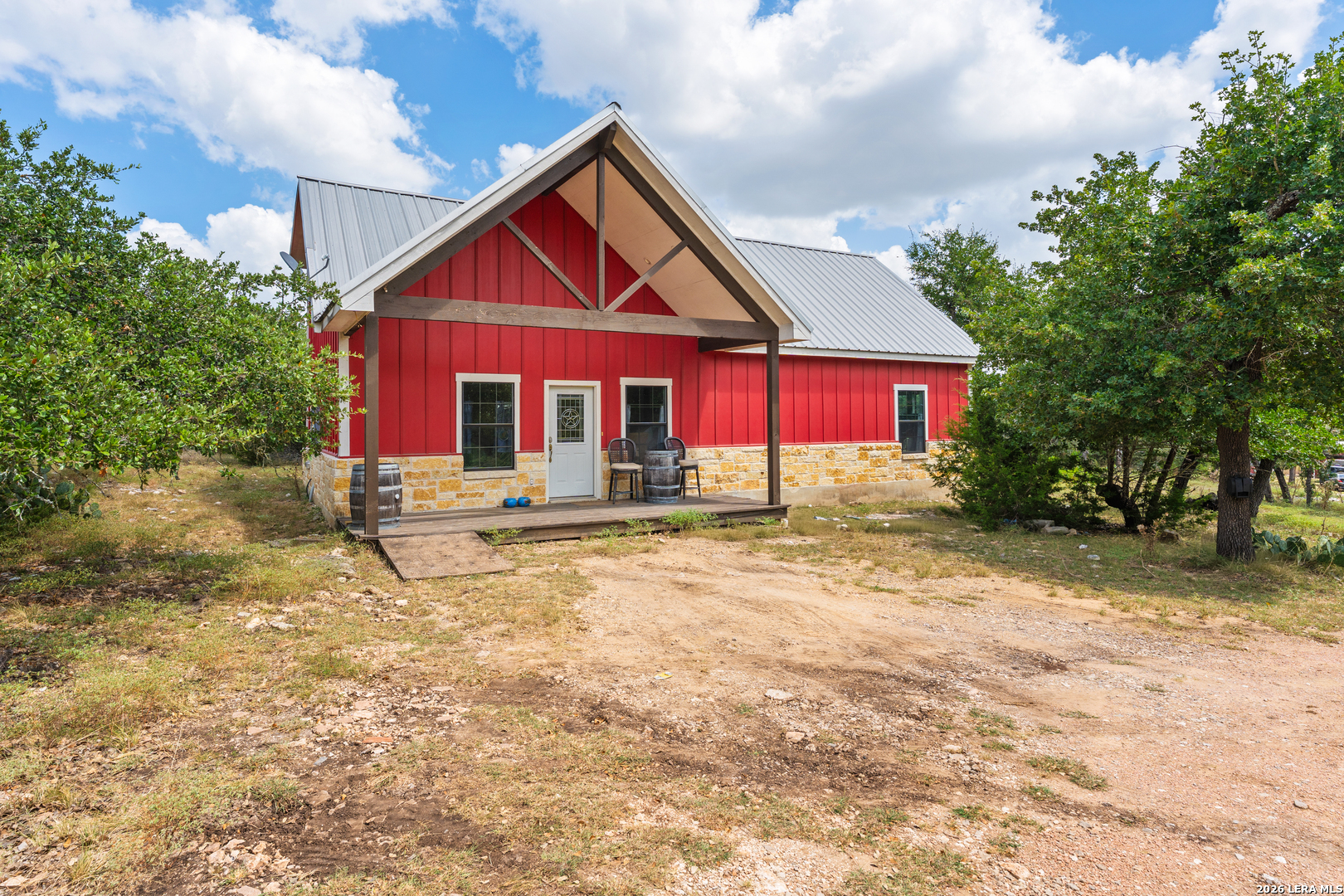 main property photo 40