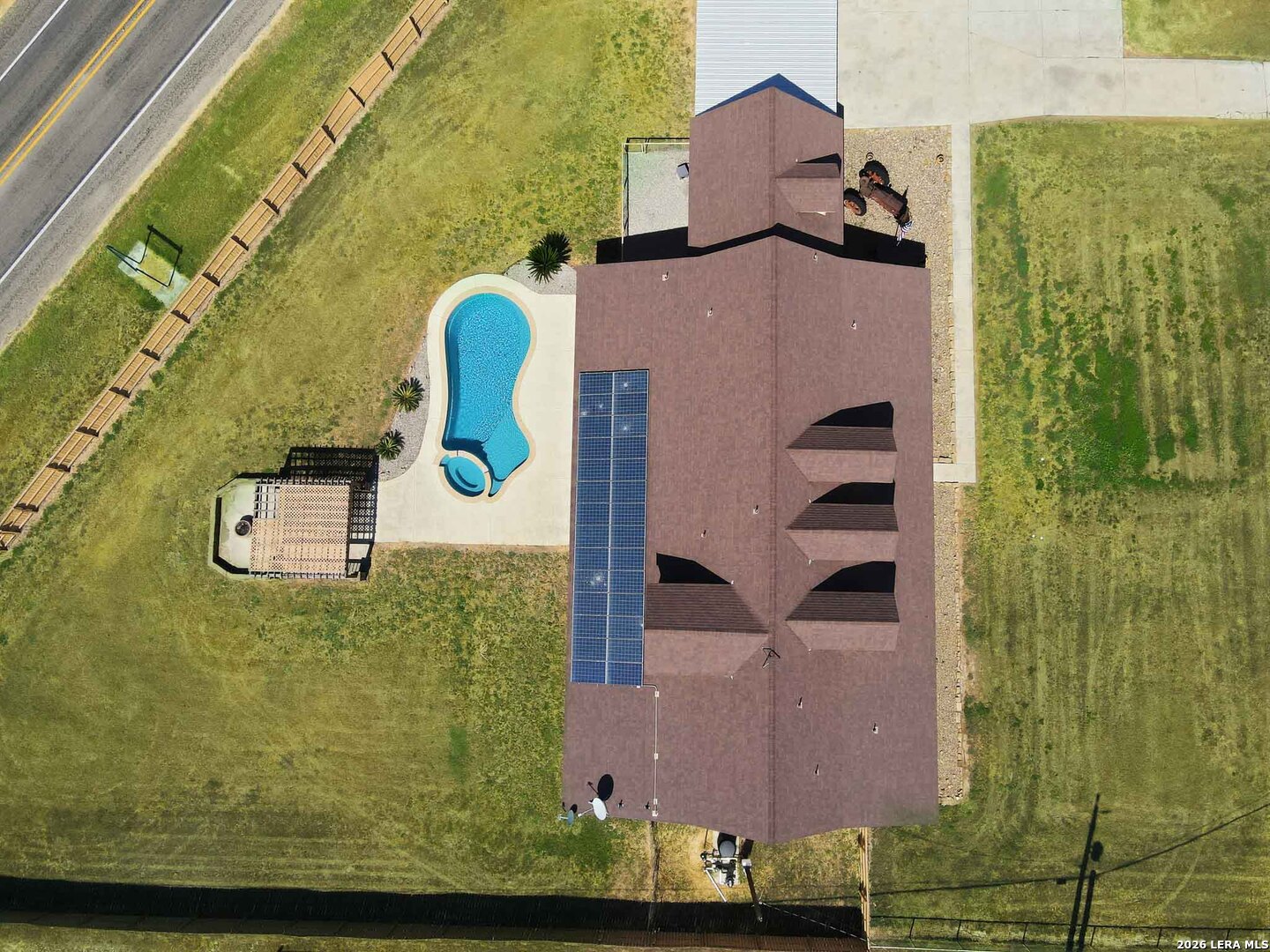 main property photo 43