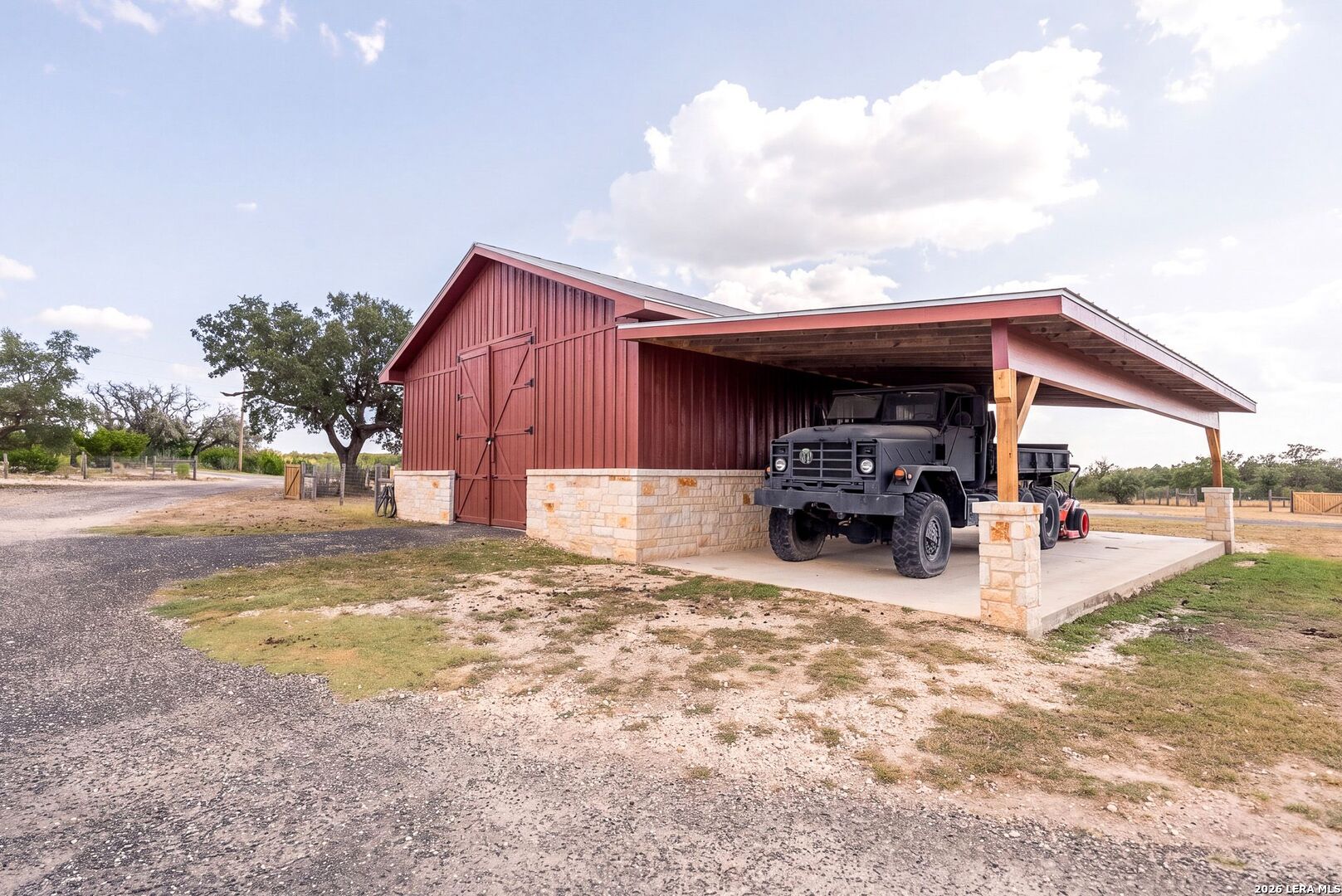 main property photo 38